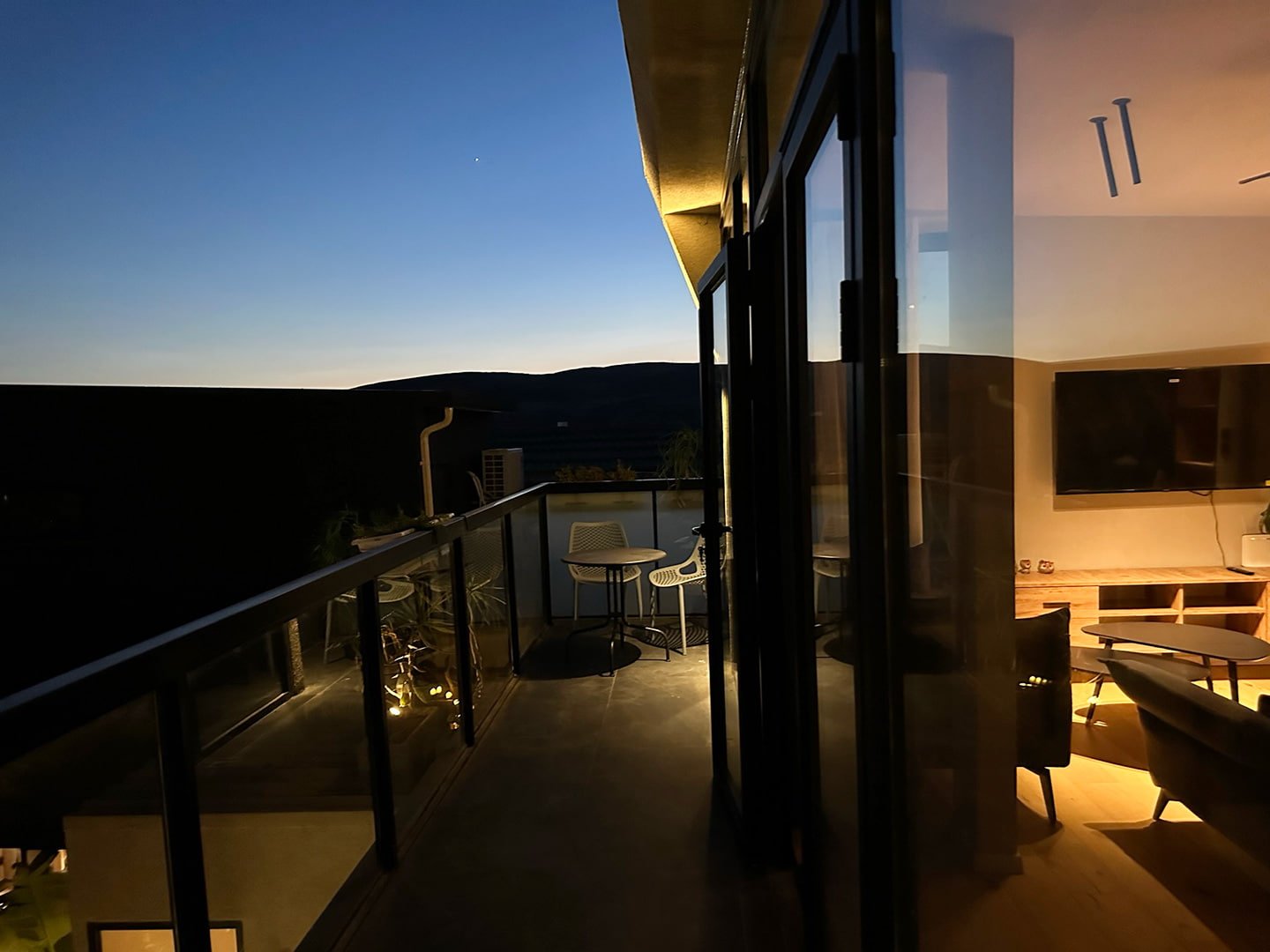 yoga-lake-view-balcony-eve (2)