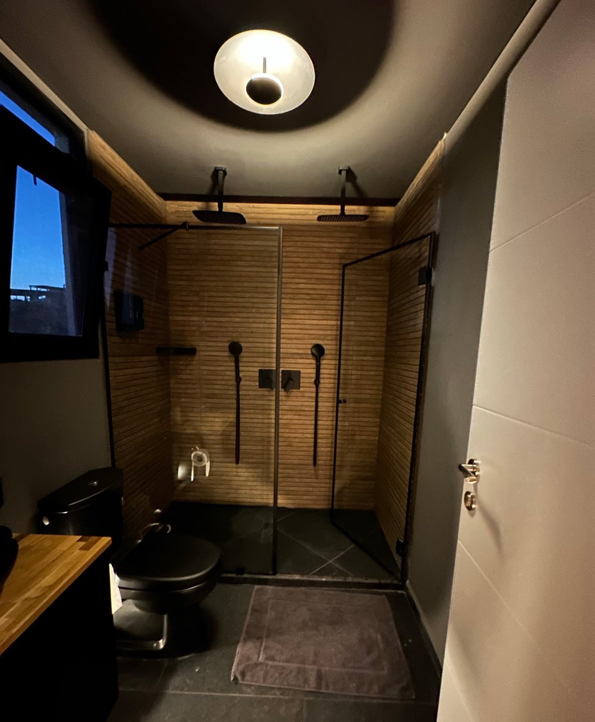 yoga-lake-view-couples-shower (2)