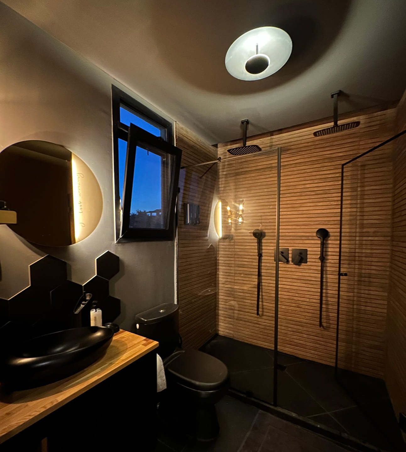 yoga-lake-view-couples-shower (3)