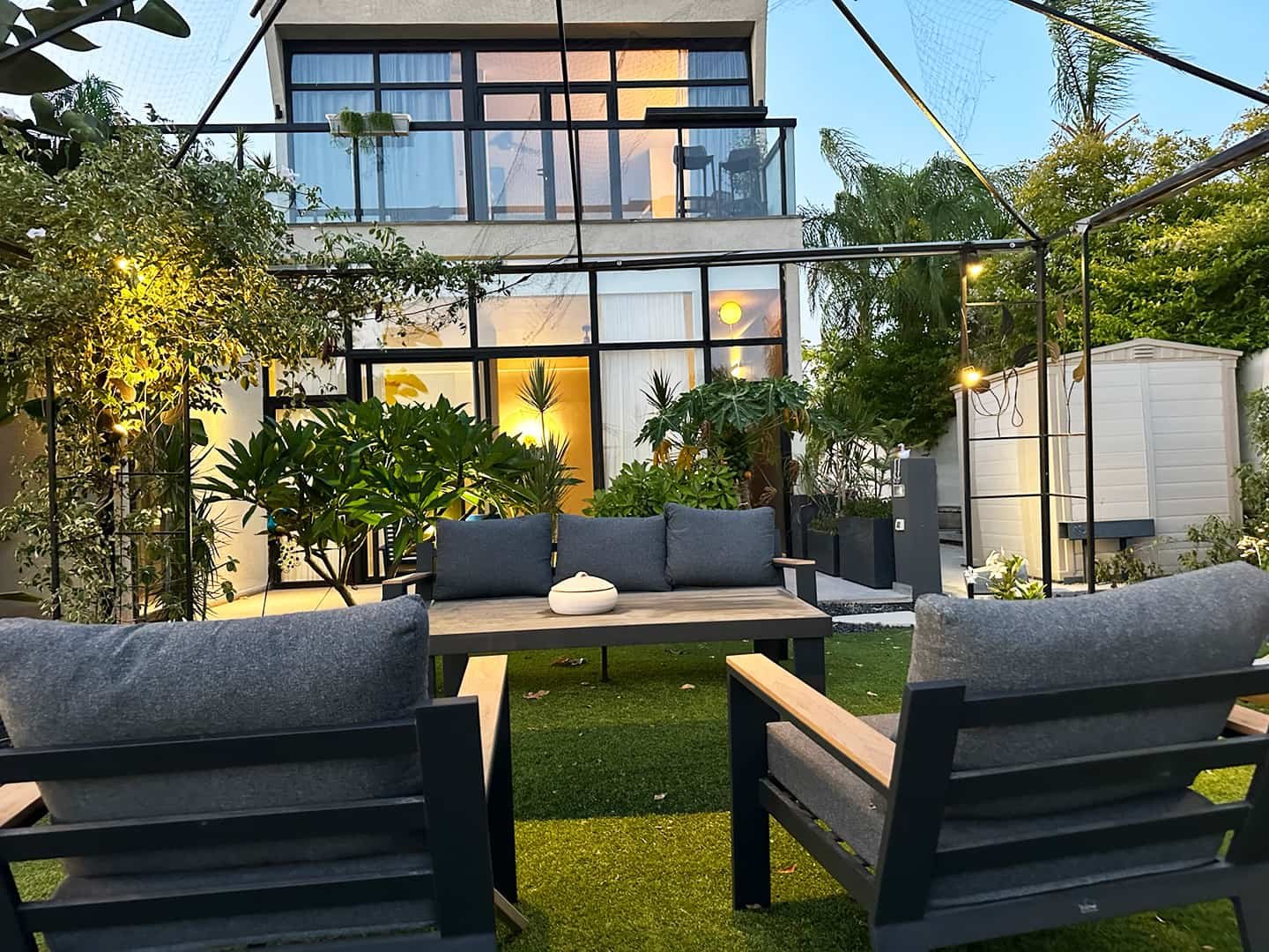 yoga-lake-view-garden-gazibo (1)