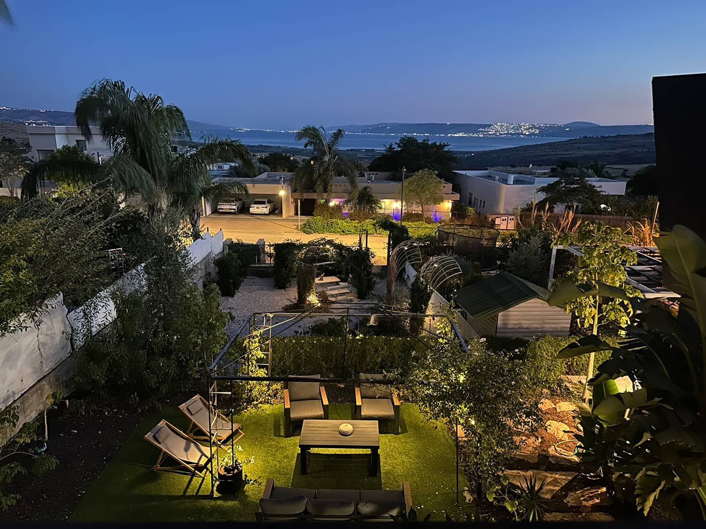 yoga-lake-view-garden-night (3)