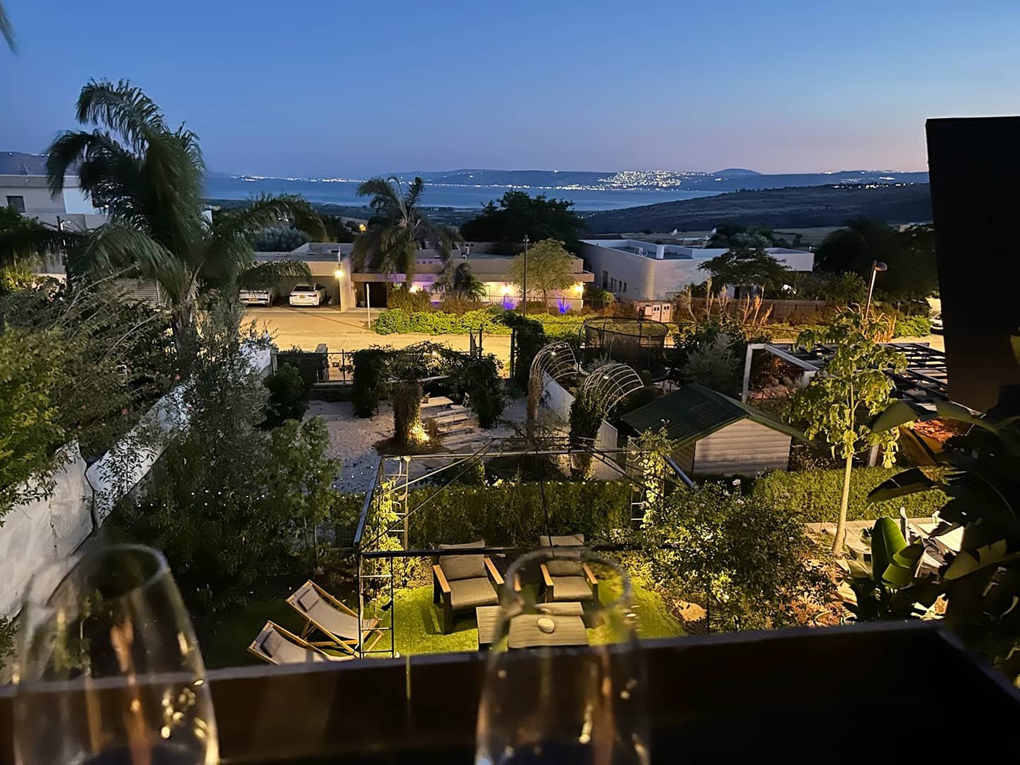 yoga-lake-view-garden-night (4)