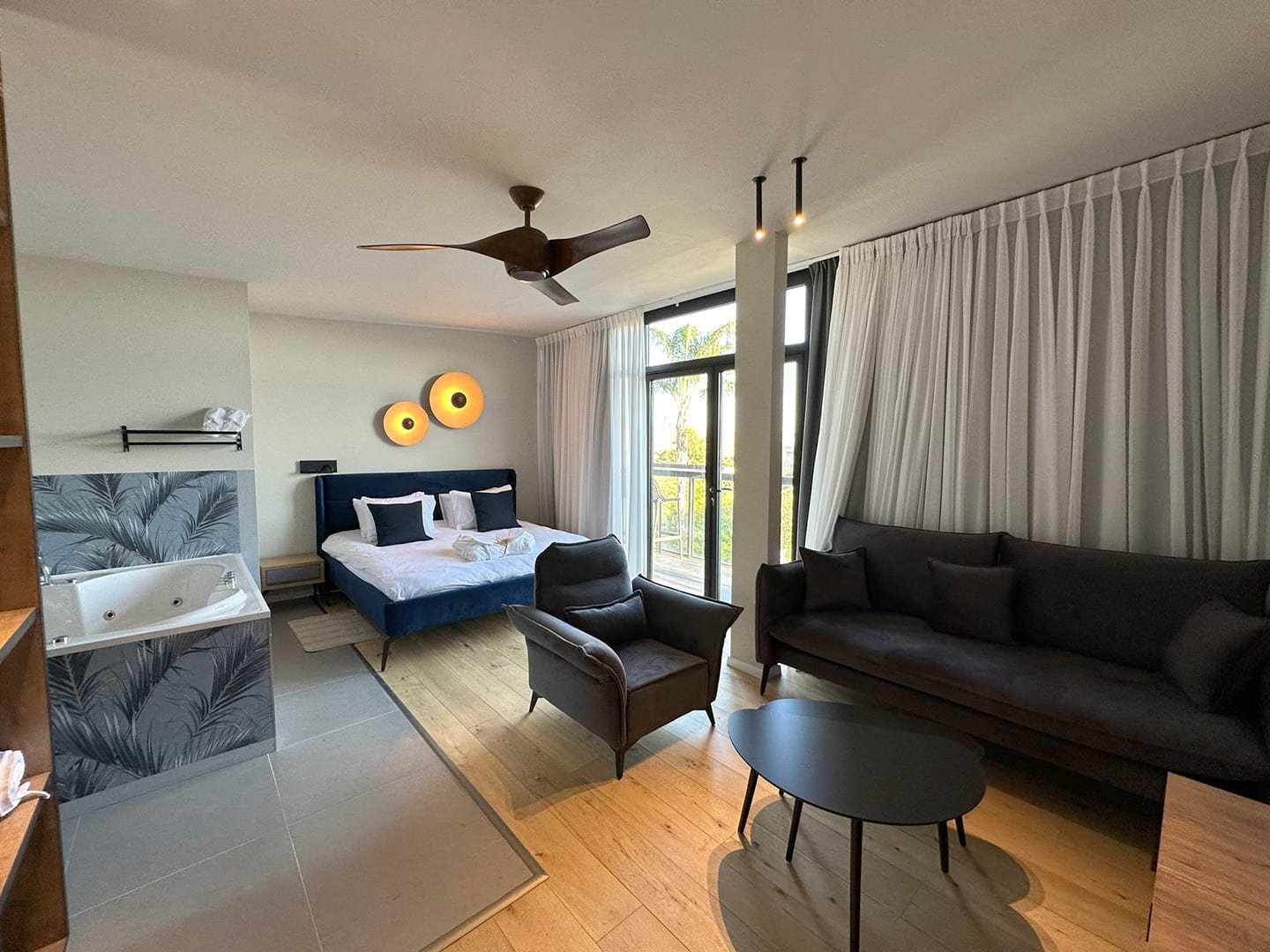 yoga-lake-view-suite-2